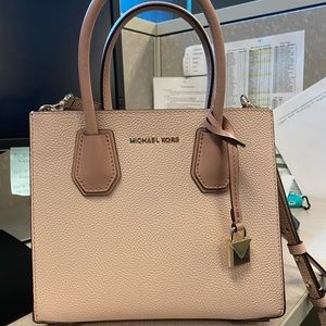 **SOLD** Light pink Michael Kors Purse